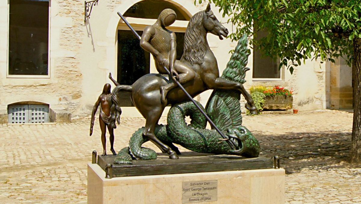 DALI-SAINT-GEORGES-DRAGON-STATUE