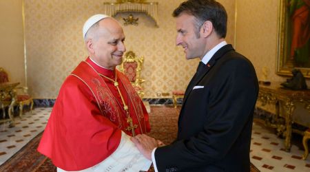 Emmanuel Macron face à Léon XIV, une heure d’échanges sur les crises du monde