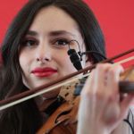 Esther Abrami : “Quand je joue du violon, je vis un moment presque sacré”