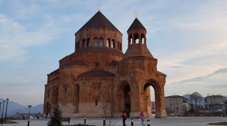 Haut-Karabagh : l’Azerbaïdjan rase la cathédrale de Stepanakert