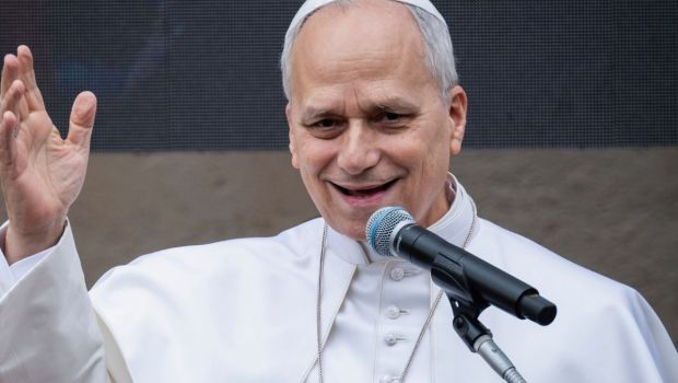 Léon XIV appelle à prier pour que cette période de négociation diplomatique puisse contribuer plus largement à la construction d’une paix durable.