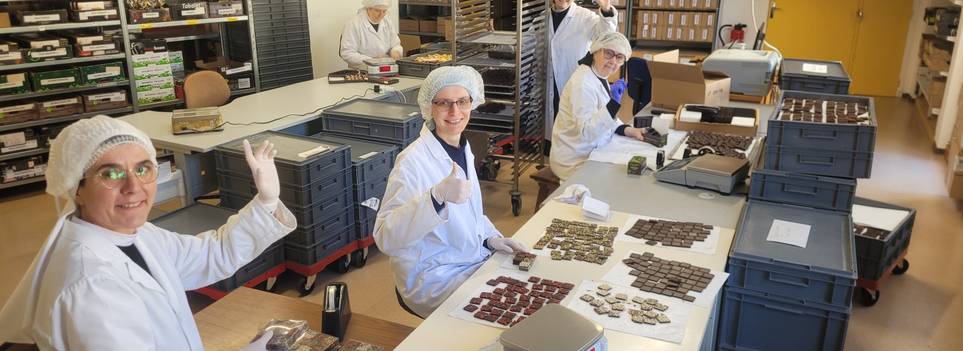 Depuis près de 150 ans, au cœur de l’Aveyron, les moniales cisterciennes de l’abbaye de Bonneval endossent chaque jour le rôle de chocolatières.