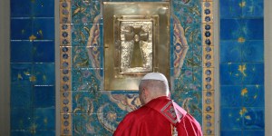 La visite émouvante et hors caméras de Léon XIV en Algérie