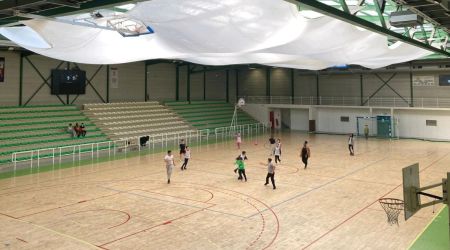 Le Palais des Sports de Bondy troque les sifflets pour les chants de la Vigile pascale