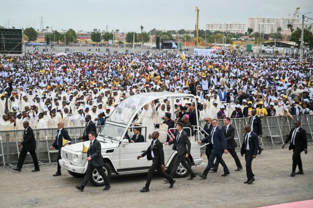 pope-leo-xiv-holy-mass-kilamba-africa