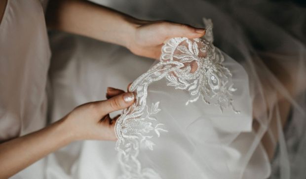 Corner Hero Image - Broder son voile de mariée, une manière de raconter son histoire d’amour