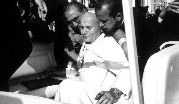 Corner Hero Image - [VIDÉO] L’émouvant hommage de Léon XIV à Jean Paul II
