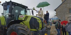 Dans les Ardennes, la bénédiction des tracteurs fait vivre l’âme rurale