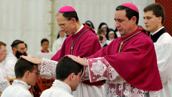 Corner Item Image - Schisme, excommunication, vrais ou faux évêques… Comprendre les enjeux des ordinations de la FSSPX