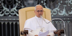Impossible de modifier la liturgie de sa “propre initiative” rappelle Léon XIV