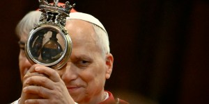À Naples, Léon XIV assiste à la “liquéfaction” du sang de saint Janvier