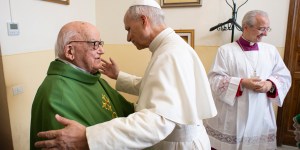 Gioele Schiavella, 103 ans, le plus vieux prêtre du Vatican