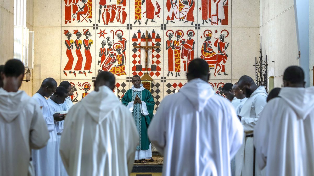 priere-moines-keur-moussa-godong