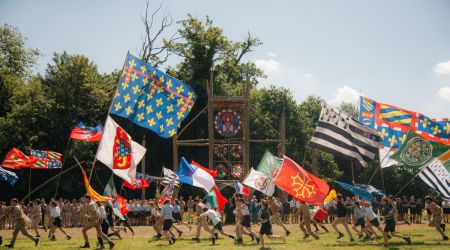 Ce week-end, 4.000 scouts ont marché dans les pas de saint Louis