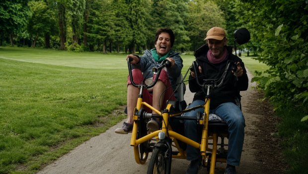 Au vu des débats actuels et de l’échéance prochaine du 15 juillet, où aura lieu en France le vote définitif à l’Assemblée nationale, le film "Anesthésia" offre un regard complexe sur la question de l’aide à mourir.