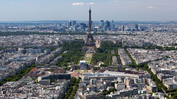 CHAMPS-DE-MARS-PARIS