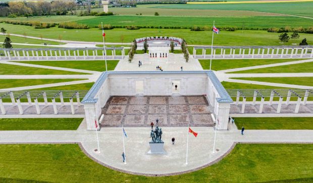 Corner Hero Image - À Ver-sur-Mer, un hommage poignant aux soldats tombés le 6 juin 1944
