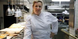 Hélène Darroze : “Je commence ma journée par du silence et de la prière”