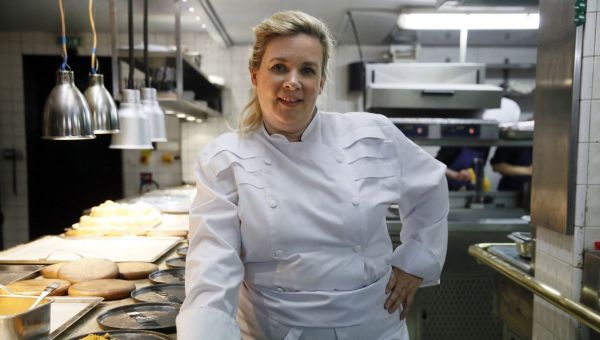 Corner Item Image - Hélène Darroze : “Je commence ma journée par du silence et de la prière”