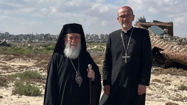 Sa Béatitude Théophile III, patriarche de la Ville sainte de Jérusalem et de toute la Palestine et la Jordanie, et Sa Béatitude le cardinal Pierbattista Pizzaballa, patriarche latin de Jérusalem, sont arrivés le 22 juin 2026 à Gaza pour une visite pastorale.