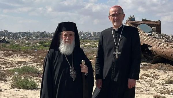 Sa Béatitude Théophile III, patriarche de la Ville sainte de Jérusalem et de toute la Palestine et la Jordanie, et Sa Béatitude le cardinal Pierbattista Pizzaballa, patriarche latin de Jérusalem, sont arrivés le 22 juin 2026 à Gaza pour une visite pastorale.