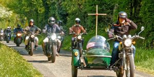 Le pèlerinage des motards nantais, un rendez-vous qui carbure à la fraternité