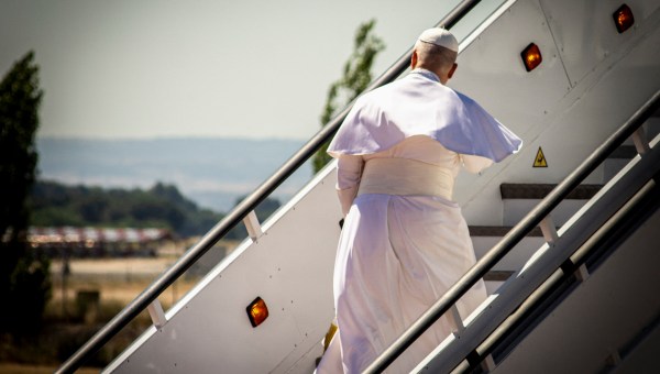 pope-leo-xiv-departs-madrid-iberia-airbus-A320-aircraft-airport-spain