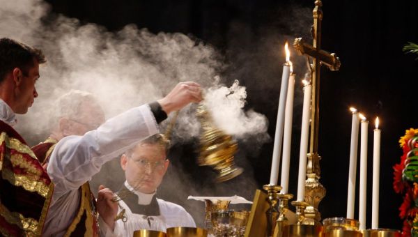 rite-tridentin-messe-encens-godong