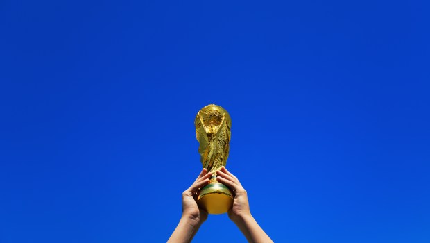 "Est-ce que tu suis la coupe du monde ?" Une question simple posée aux détours d’une conversation à la machine à café ou au PMU du coin.