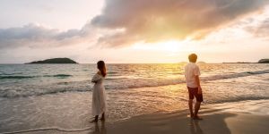 Pourquoi les vacances mettent-elles certains couples à l’épreuve ?