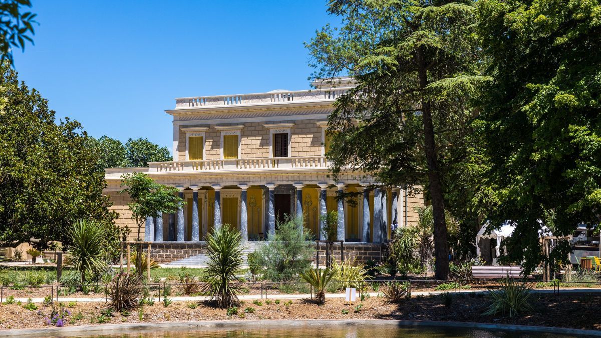 Le-chateau-Laurens-Herault-SHUTTERSTOCK