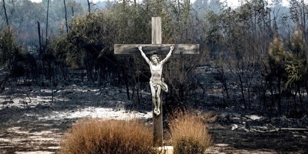 La véritable histoire derrière la photo du calvaire de Saumos