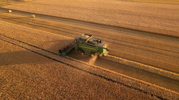 moissonneuse-ble-agriculture-shutterstock