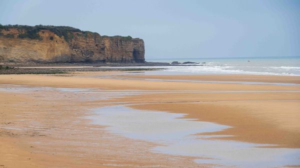 plage-debarquement-omaha-beach-shutterstock
