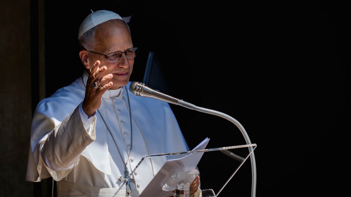 Léon XIV a invité les catholiques à profiter de leurs vacances pour s’adonner à la prière et à la méditation, lors de l’angélus de ce 12 juillet 2026 qu’il a récité depuis Castel Gandolfo.