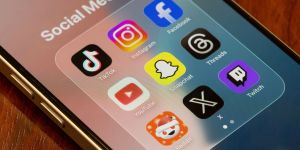 L’impact colossal des réseaux sociaux sur le comportement des 15-24 ans