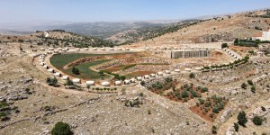 Au Liban, le plus grand chapelet du monde prend forme