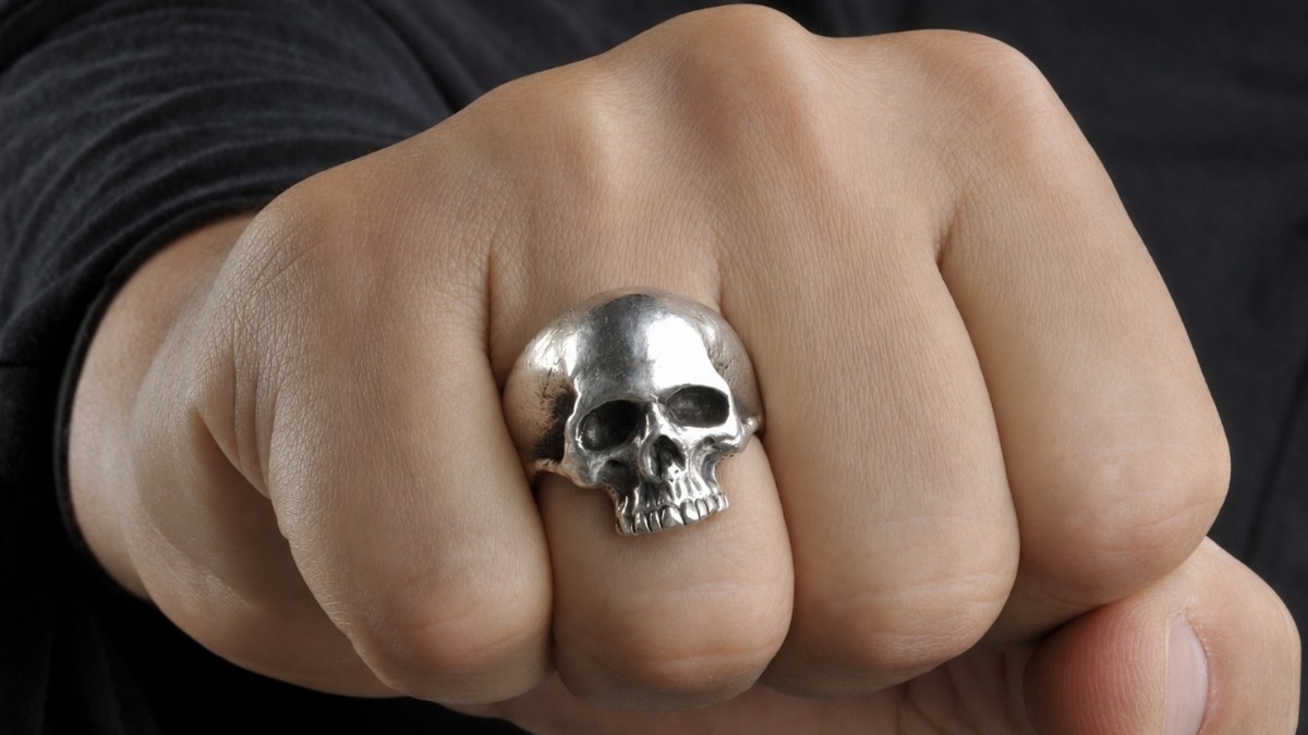 vanite-bague-rock-shutterstock