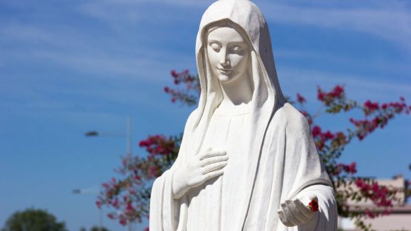 vierge-marie-shutterstock
