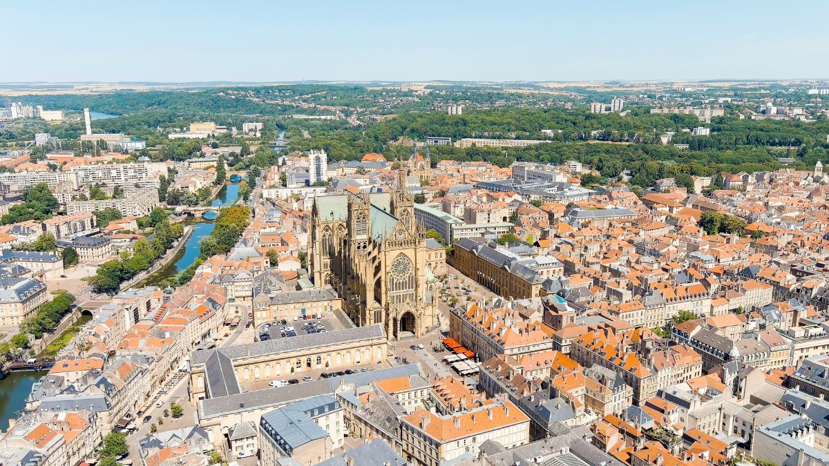 METZ.jpg