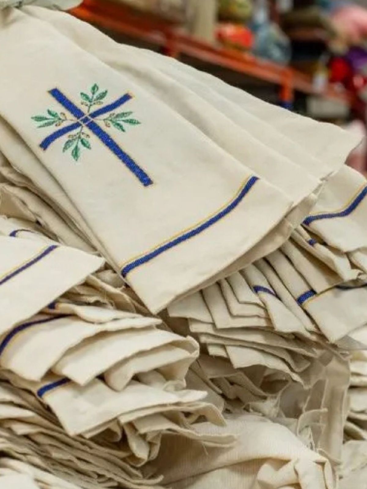 5.000 étoles réalisées pour la venue du Pape !