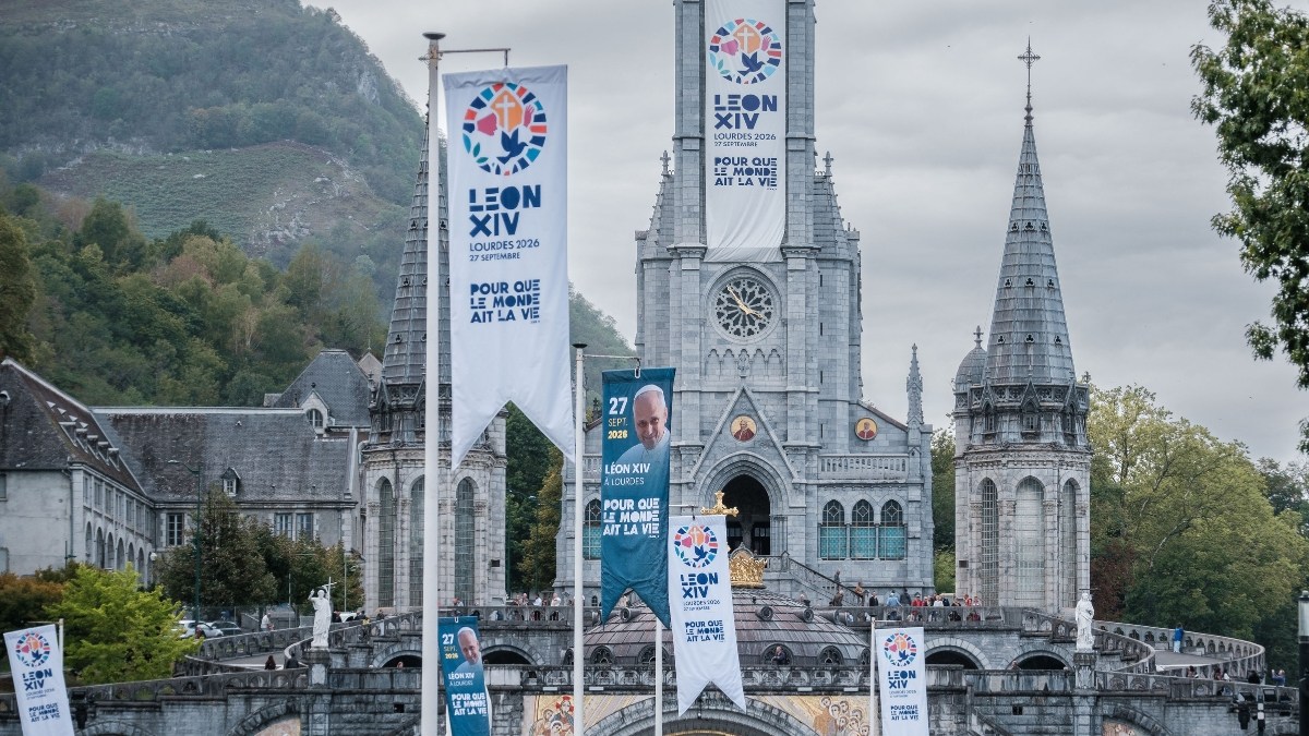 Leon-XIV-en-France-LOURDES.jpg