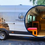 Cette chapelle sur roues apporte le Saint-Sacrement aux quartiers privés d’église